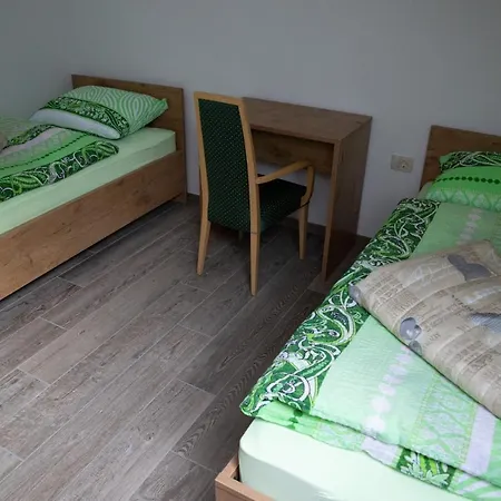 Apartmaji Hocka Koca 公寓 霍茨科波霍尔耶