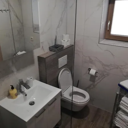 Apartmaji Hocka Koca Διαμέρισμα *
